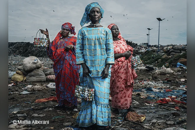 OR DUR, dalla discarica di Mbeubeuss, in Senegal, il riscatto dei recuperatori e delle recuperatrici